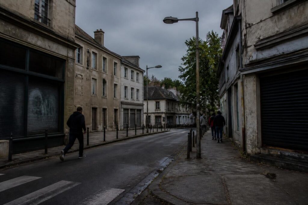 découvrez les quartiers à éviter à quimper et obtenez des conseils pratiques pour visiter la ville en toute sécurité sans mauvaises surprises.