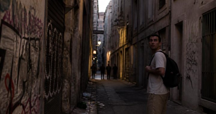 découvrez pourquoi le quartier du panier à marseille peut être dangereux pour les visiteurs et apprenez à éviter les risques lors de votre visite.