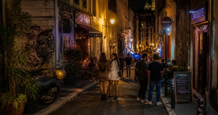 découvrez comment explorer le quartier chaud du 13ème arrondissement de marseille en toute sécurité et profitez d'une expérience authentique grâce à nos conseils pratiques.