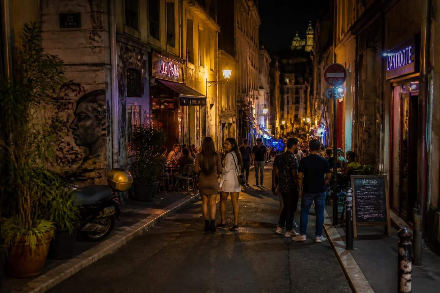 découvrez comment explorer le quartier chaud du 13ème arrondissement de marseille en toute sécurité et profitez d'une expérience authentique grâce à nos conseils pratiques.