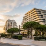L&rsquo;impact d&rsquo;un architecte à la Grande Motte sur l&rsquo;esthétique urbaine