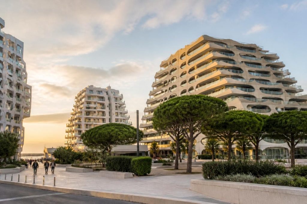 découvrez comment un architecte à la grande motte influence et transforme l'esthétique urbaine locale, alliant innovation et respect du patrimoine.